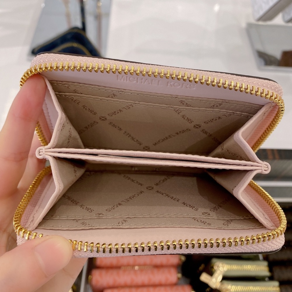 MICHAEL KORS Jet Set Medium Zip Around Leather Card Case - Picture 5 of 7